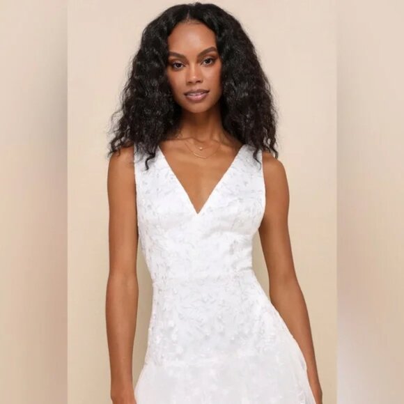 NWT Lulus Confidently Gorgeous Ivory Tulle Embroidered Backless Midi Dress - Picture 4 of 6